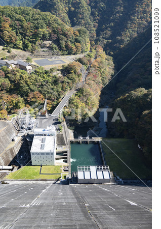 奥多摩湖小河内ダム 108521099