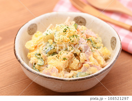じゃが芋料理の定番 ポテトサラダ じゃが芋料理の定番 ポテトサラダ 108521297