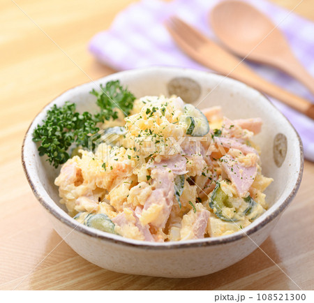 じゃが芋料理の定番 ポテトサラダ じゃが芋料理の定番 ポテトサラダ 108521300