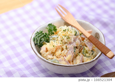 じゃが芋料理の定番 ポテトサラダ じゃが芋料理の定番 ポテトサラダ 108521304