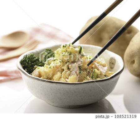 じゃが芋料理の定番 ポテトサラダ じゃが芋料理の定番 ポテトサラダ 108521319