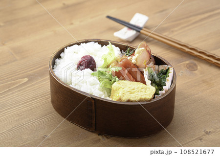 お弁当　曲げわっぱ 108521677
