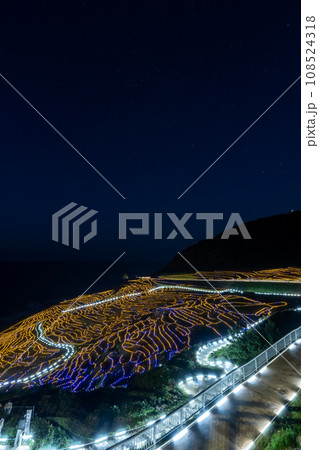 奥能登の観光名所|世界農業遺産の白米千枚田のイルミネーションの夜景|あぜのきらめき|石川県輪島市 奥能登の観光名所|世界農業遺産の白米千枚田のイルミネーションの夜景|あぜのきらめき|石川県輪島市 108524318