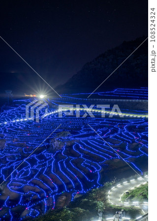 奥能登の観光名所｜世界農業遺産の白米千枚田のイルミネーションの夜景｜あぜのきらめき｜石川県輪島市 108524324