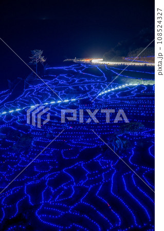 奥能登の観光名所|世界農業遺産の白米千枚田のイルミネーションの夜景|あぜのきらめき|石川県輪島市 奥能登の観光名所|世界農業遺産の白米千枚田のイルミネーションの夜景|あぜのきらめき|石川県輪島市 108524327