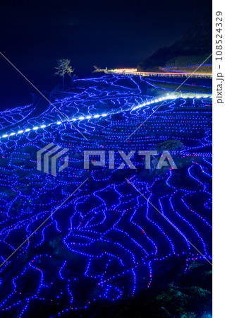 奥能登の観光名所|世界農業遺産の白米千枚田のイルミネーションの夜景|あぜのきらめき|石川県輪島市 奥能登の観光名所|世界農業遺産の白米千枚田のイルミネーションの夜景|あぜのきらめき|石川県輪島市 108524329