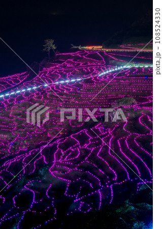 奥能登の観光名所｜世界農業遺産の白米千枚田のイルミネーションの夜景｜あぜのきらめき｜石川県輪島市 108524330
