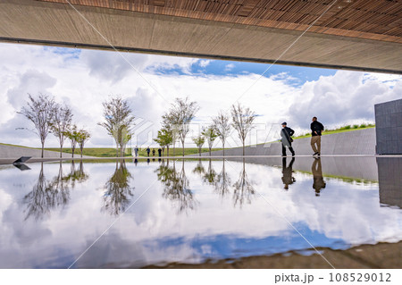 水盤とトップライト　東日本大震災津波伝承館いわてTSUNAMI(つなみ)メモリアル 108529012