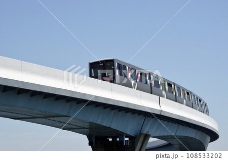 シーサイドライン 橋脚をいく列車 平潟湾 シーサイドライン 橋脚をいく列車 平潟湾 108533202