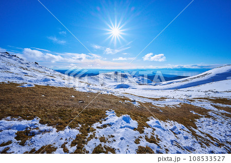 雪原と太陽 雪原と太陽 108533527