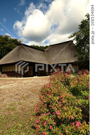 秋の遠野ふるさと村 108534094