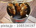 ニジマスの燻製 108534197