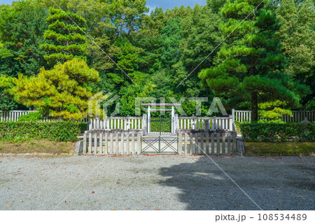 奈良県橿原市　第二代綏靖天皇　桃花鳥田丘上陵 108534489