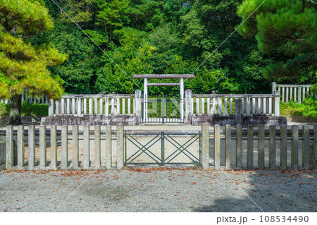 奈良県橿原市　第二代綏靖天皇　桃花鳥田丘上陵 108534490