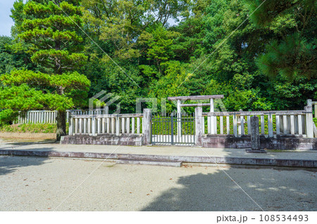 奈良県橿原市　第二代綏靖天皇　桃花鳥田丘上陵 108534493