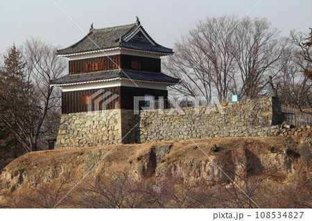 冬の上田城跡公園：西櫓（長野県上田市） 108534827