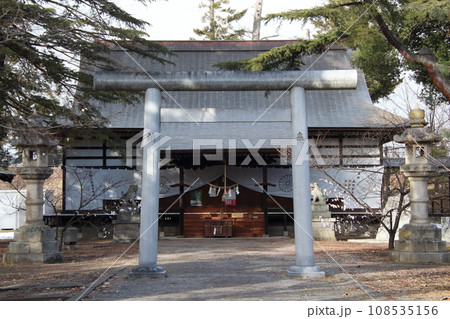 冬の上田城跡公園：上田招魂社（長野県上田市） 108535156