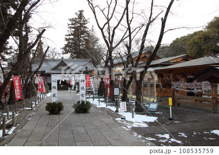 冬の上田城跡公園：眞田神社にて（長野県上田市） 108535759
