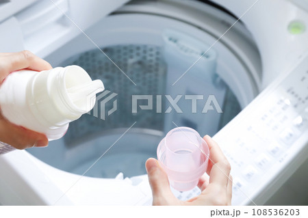 洗濯　洗剤　洗う 108536203
