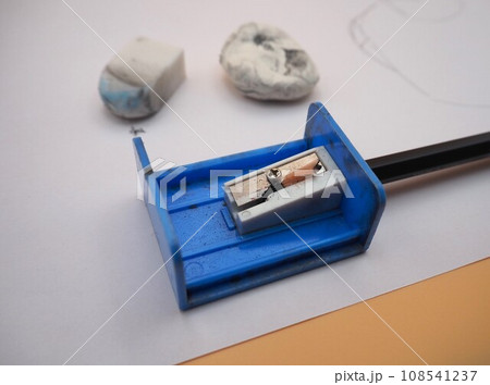 鉛筆を削る画像 鉛筆を削る画像 108541237