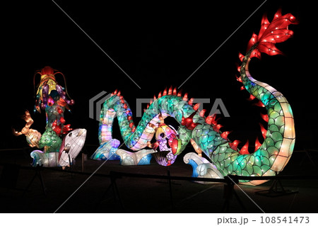 いずみマチ・テラス 巨大ドラゴンランタン いずみマチ・テラス 巨大ドラゴンランタン 108541473