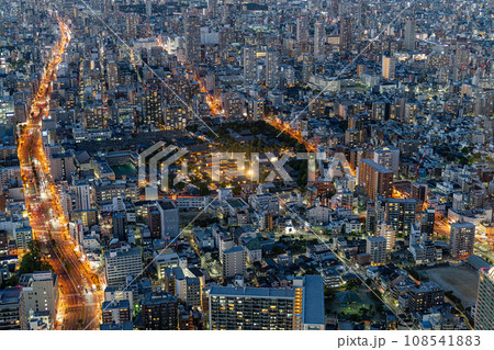 【都市風景】あべのハルカス 展望台から見た夜景【ハルカス300】 【都市風景】あべのハルカス 展望台から見た夜景【ハルカス300】 108541883