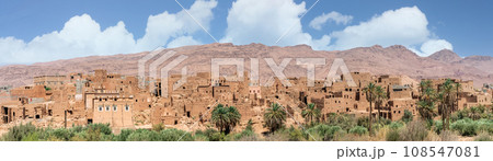 Tinghir, sometimes known as Tinerhir, is a city in Morocco, nestled in the High Atlas Mountains. It's known for its scenic beauty, with lush green oases and the Todgha Gorge 108547081
