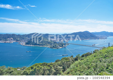 【火の山公園展望台より関門海峡を一望】 山口県下関市藤ケ谷 108548394