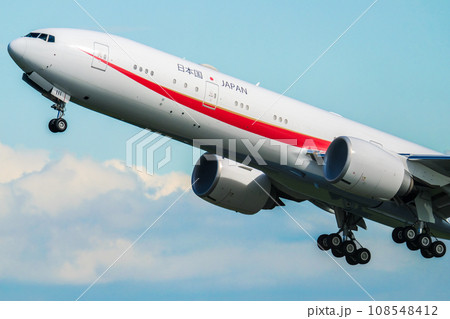 離陸していく日本政府専用機 離陸していく日本政府専用機 108548412