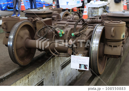 新京成サンクスフェスタ2023inくぬぎ山 車両基地 電車の車輪、空気ばね、駆動装置(ギヤユニット) 新京成サンクスフェスタ2023inくぬぎ山 車両基地 電車の車輪、空気ばね、駆動装置(ギヤユニット) 108550883