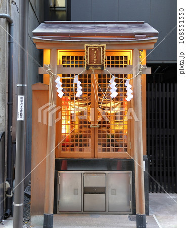 幸稲荷神社(さいわい稲荷) 縁結び 商売繁盛 家内安全 初詣 神社巡り 東京都中央区銀座1丁目 幸稲荷神社(さいわい稲荷) 縁結び 商売繁盛 家内安全 初詣 神社巡り 東京都中央区銀座1丁目 108551550