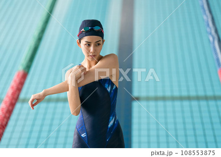 水泳とストレッチ 108553875