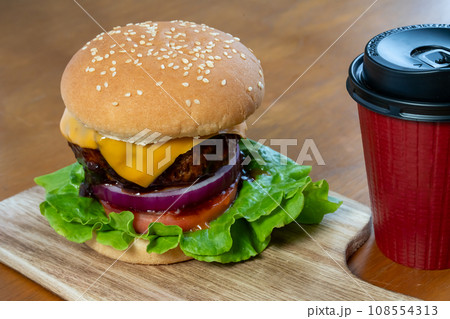 ハンバーガー コンビニコーヒー ハンバーガー コンビニコーヒー 108554313