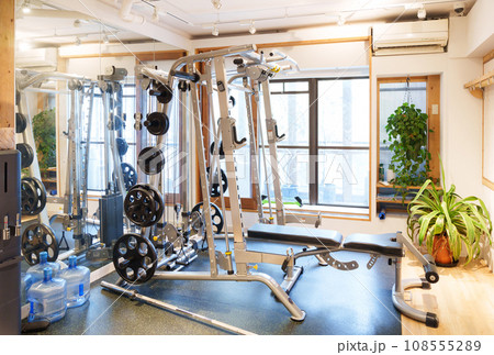 無人のスポーツジム 無人のスポーツジム 108555289