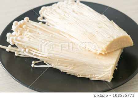 fresh enoki mushroom or golden needle mushrooms 108555773