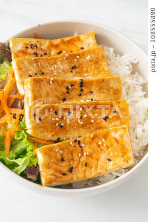 teriyaki tofu rice bowl - vegan food style teriyaki tofu rice bowl - vegan food style 108555890