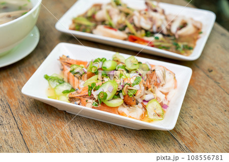 Spicy Grilled Prawn salad with Lemongrass Spicy Grilled Prawn salad with Lemongrass 108556781