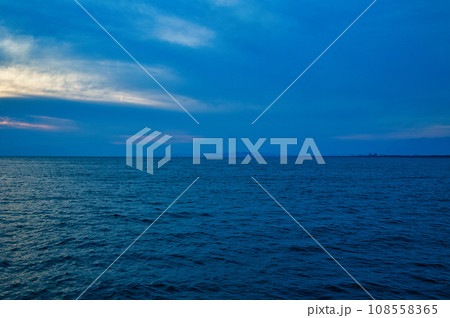 片瀬江ノ島 江の島弁天橋からの風景 片瀬江ノ島 江の島弁天橋からの風景 108558365