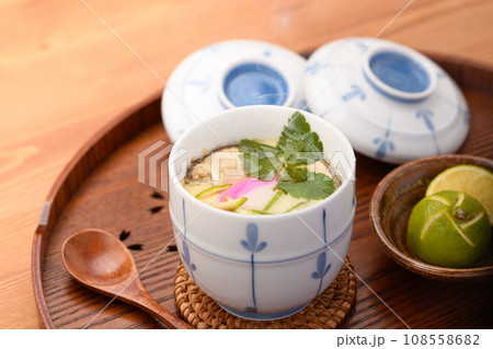 松茸の茶碗蒸し 松茸の茶碗蒸し 108558682