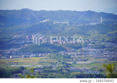万灯呂山展望台から同志社大学を見下ろす 万灯呂山展望台から同志社大学を見下ろす 108559081