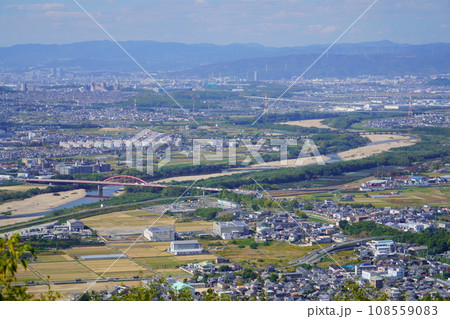 万灯呂山展望台から山城大橋を望む 108559083