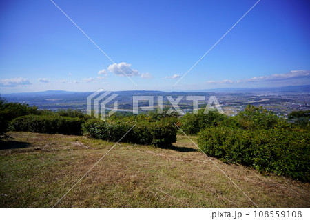 万灯呂山展望台から・大阪方面に流れる木地川のうねり 万灯呂山展望台から・大阪方面に流れる木地川のうねり 108559108