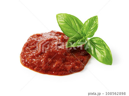 トマトソースとバジル 108562898