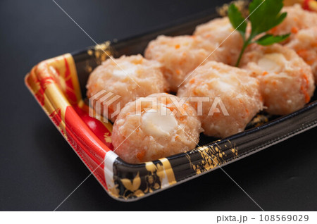 餅入り鶏つくね団子 餅入り鶏つくね団子 108569029
