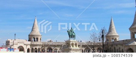 ハンガリー・漁夫の砦の聖イシュトヴァーン騎馬像(Statue of St. Stephen) ハンガリー・漁夫の砦の聖イシュトヴァーン騎馬像(Statue of St. Stephen) 108574539