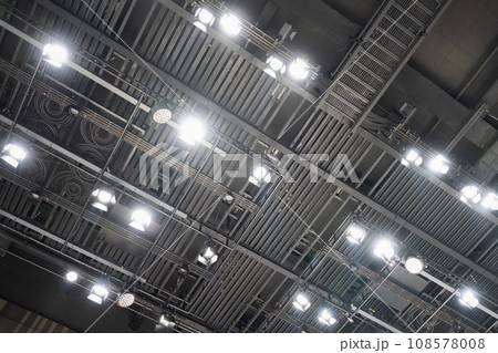 アリーナの天井照明 アリーナの天井照明 108578008
