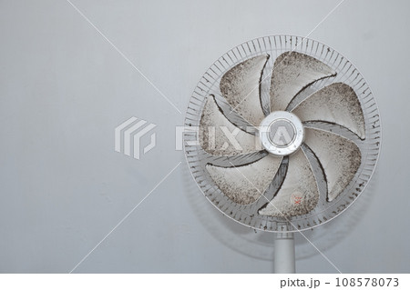 汚い扇風機の掃除 108578073