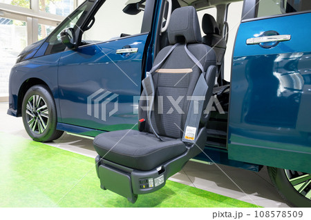 ウェルキャブ　福祉車両　介護車両　車椅子 108578509