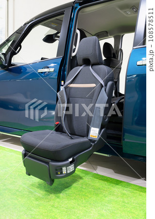 ウェルキャブ 福祉車両 介護車両 車椅子 ウェルキャブ 福祉車両 介護車両 車椅子 108578511