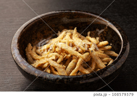 ワカサギの唐揚げ 108579379